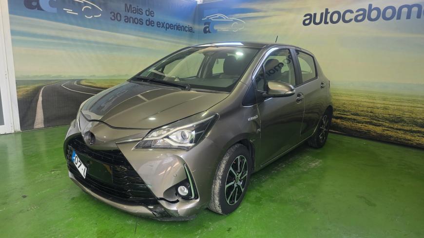 Toyota Yaris 1.5 HDF - Auto Cabomonte Compra e Venda de Salvados