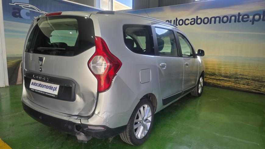 Dacia Lodgy 1.5 DCI Confort + 7 Lugares - Auto Cabomonte Compra e Venda de Salvados