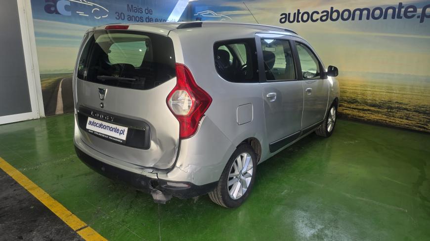 Dacia Lodgy 1.5 DCI Confort + 7 Lugares - Auto Cabomonte Compra e Venda de Salvados
