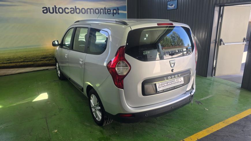 Dacia Lodgy 1.5 DCI Confort + 7 Lugares - Auto Cabomonte Compra e Venda de Salvados
