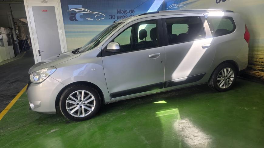 Dacia Lodgy 1.5 DCI Confort + 7 Lugares - Auto Cabomonte Compra e Venda de Salvados