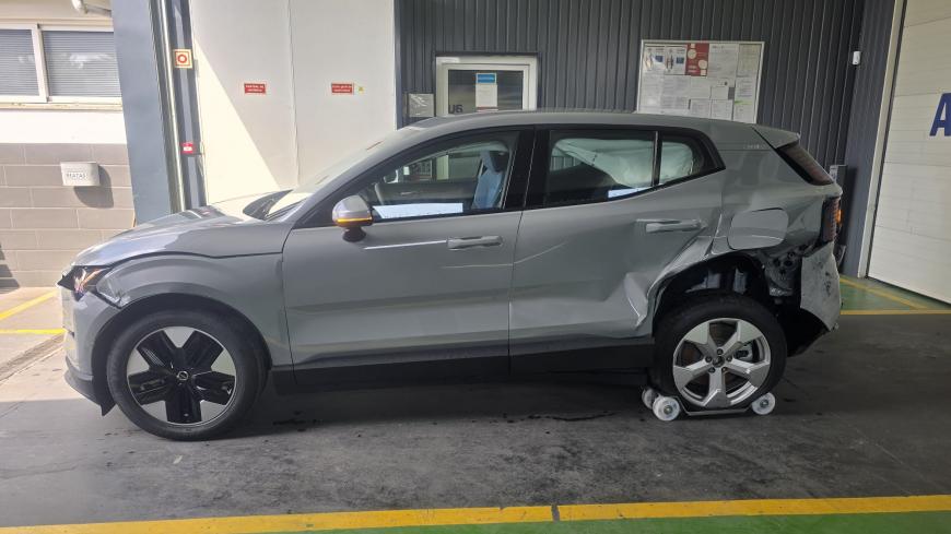 Volvo EX30 69 KWH - Auto Cabomonte Compra e Venda de Salvados