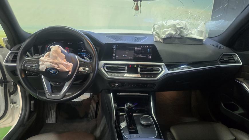 BMW 330e Plug-IN - Auto Cabomonte Compra e Venda de Salvados