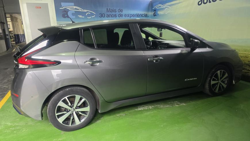 Nissan Leaf 40 KWh - Auto Cabomonte Compra e Venda de Salvados