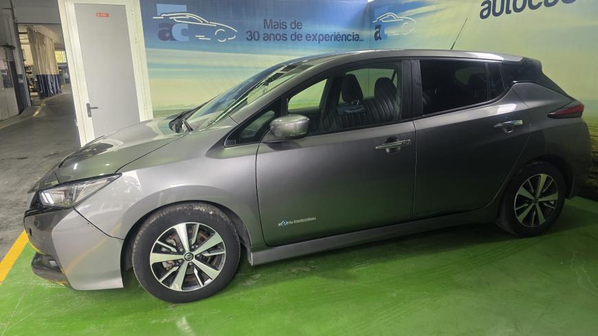 Nissan Leaf 40 KWh - Auto Cabomonte Compra e Venda de Salvados