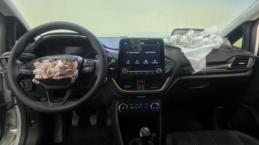 Ford Fiesta 1.1 Ti - VCT - Auto Cabomonte Compra e Venda de Salvados