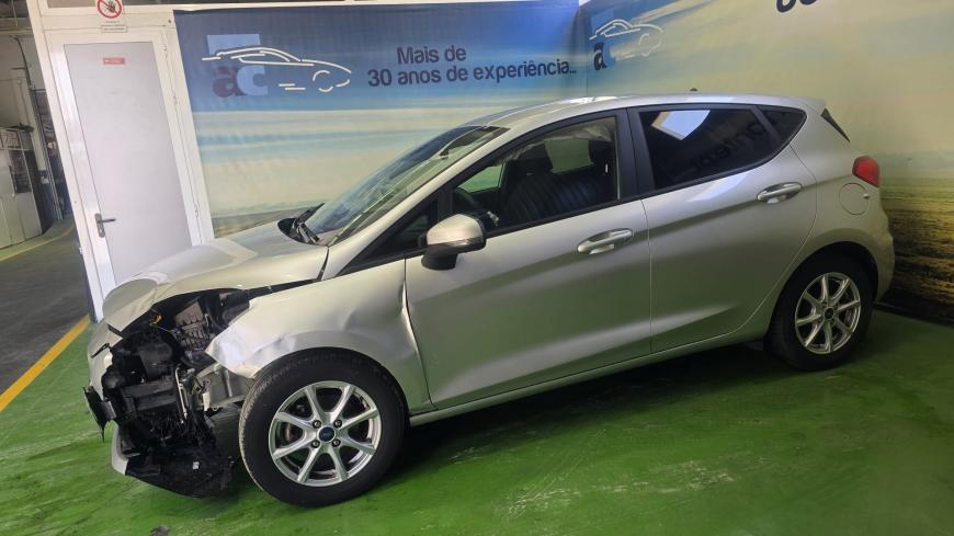 Ford Fiesta 1.1 Ti - VCT - Auto Cabomonte Compra e Venda de Salvados