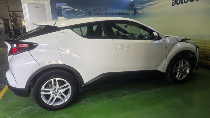 Toyota CH-R 1.8 HSD  - Auto Cabomonte Compra e Venda de Salvados