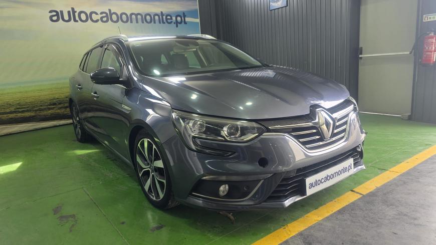 Renault Megane ST TCE Bose Edition - Auto Cabomonte Compra e Venda de Salvados
