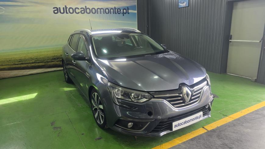 Renault Megane ST TCE Bose Edition - Auto Cabomonte Compra e Venda de Salvados