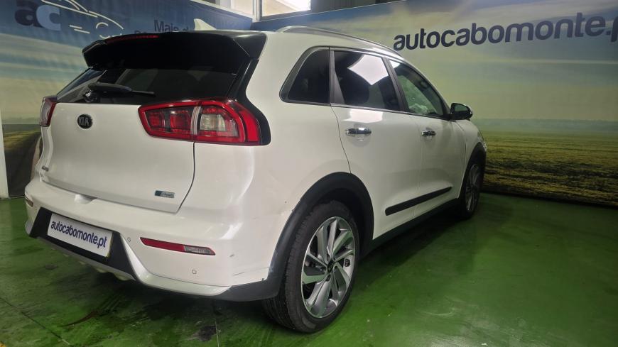 Kia Niro 1.6 GDI HEV - Auto Cabomonte Compra e Venda de Salvados