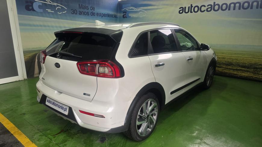 Kia Niro 1.6 GDI HEV - Auto Cabomonte Compra e Venda de Salvados