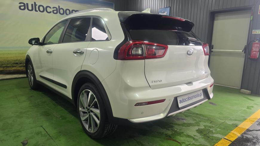 Kia Niro 1.6 GDI HEV - Auto Cabomonte Compra e Venda de Salvados