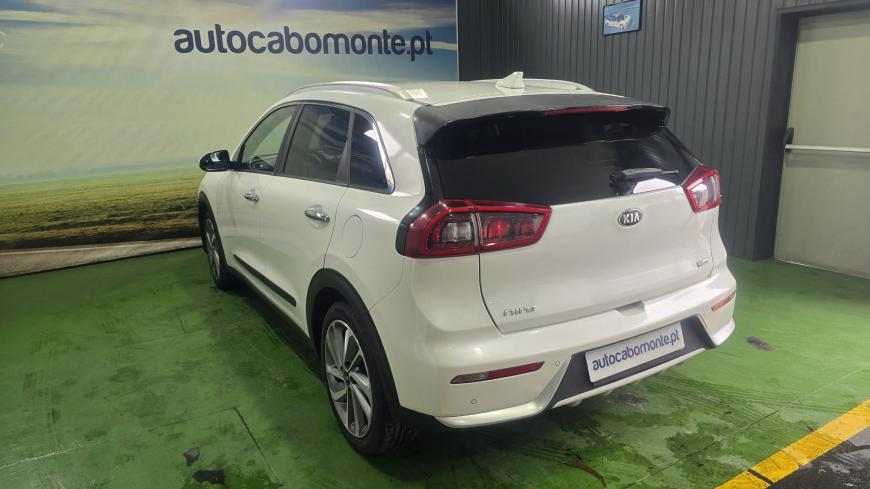Kia Niro 1.6 GDI HEV - Auto Cabomonte Compra e Venda de Salvados