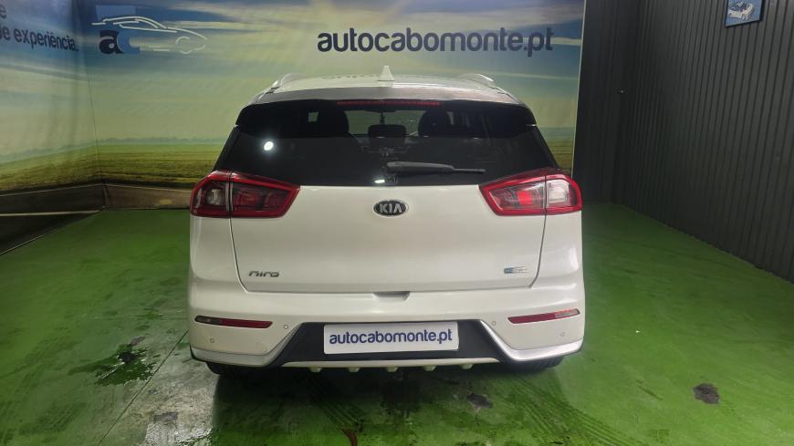 Kia Niro 1.6 GDI HEV - Auto Cabomonte Compra e Venda de Salvados