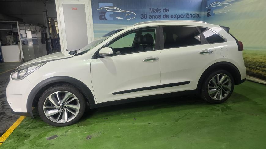 Kia Niro 1.6 GDI HEV - Auto Cabomonte Compra e Venda de Salvados