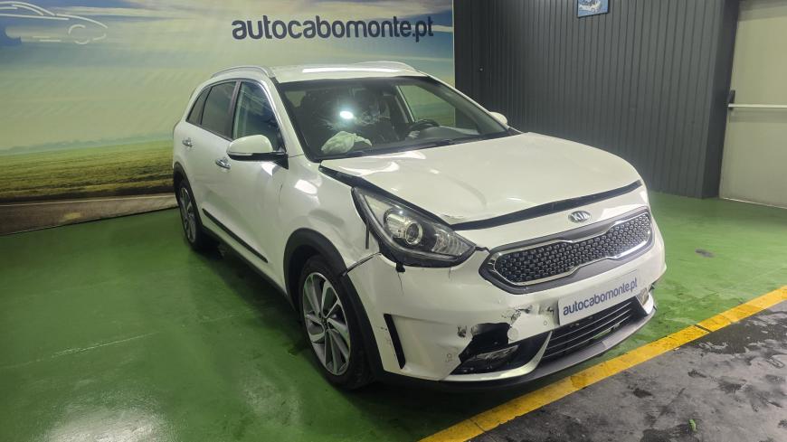 Kia Niro 1.6 GDI HEV - Auto Cabomonte Compra e Venda de Salvados