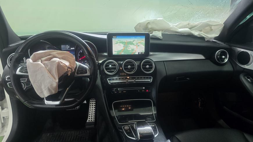 Mercedes - Benz C 300h AMG Line  Hibrido/Gasoleo - Auto Cabomonte Compra e Venda de Salvados